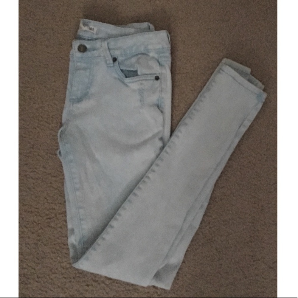 Forever21 Acid Wash Light Denim Skinny Jeans